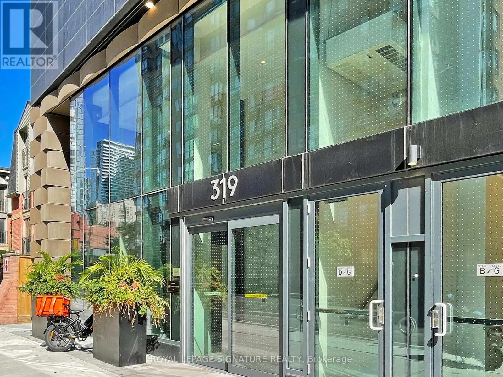 Apartment for rent: 1006 - 319 Jarvis Street, Toronto, Ontario M5B 0C8