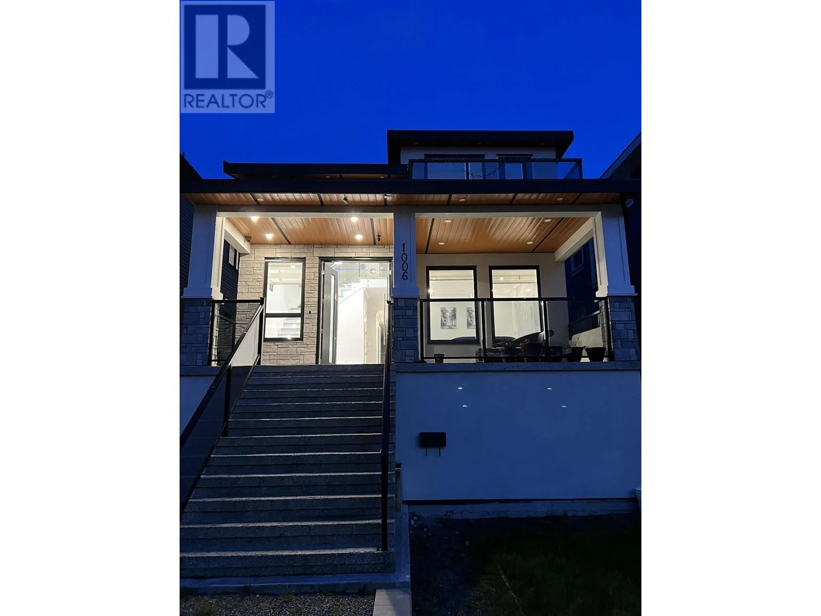 House for rent: 1006 Salter Street, New Westminster, British Columbia V3M 5A6