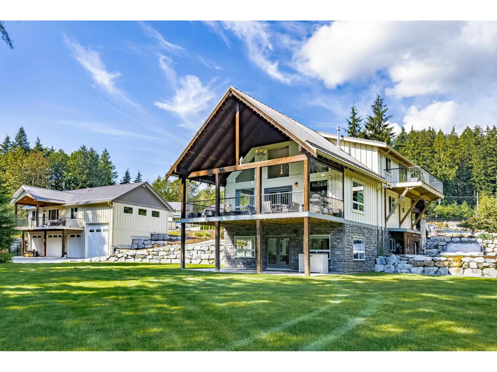 House for rent: 10062 Charlong Terrace, Mission, British Columbia V2V 0B5