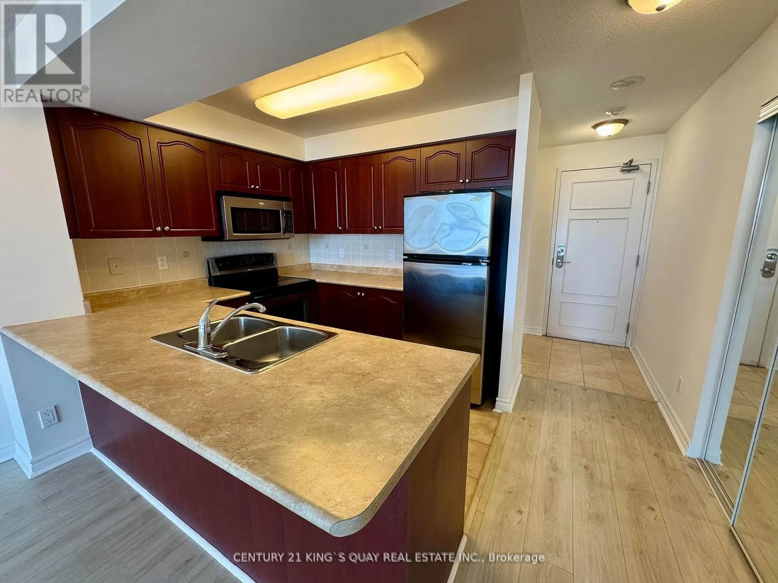 Apartment for rent: 1008 - 330 Red Maple Road, Richmond Hill, Ontario L4C 0T6