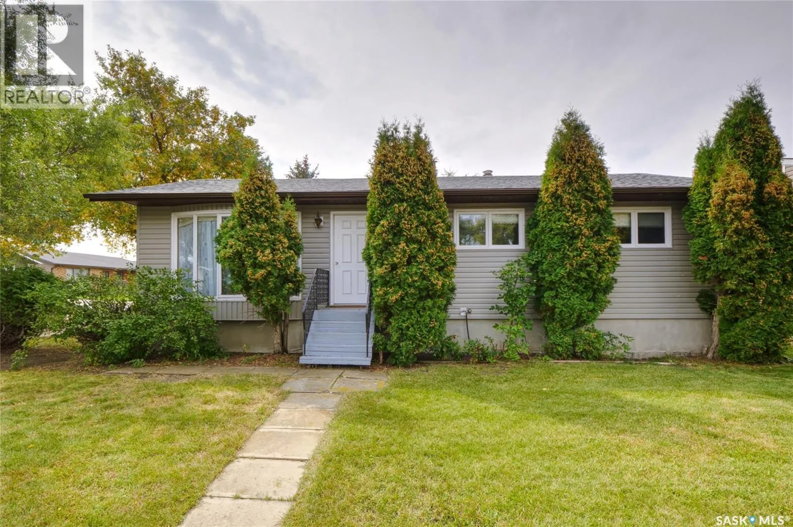 House for rent: 1008 Parklane Drive, Assiniboia, Saskatchewan S0H 0B0