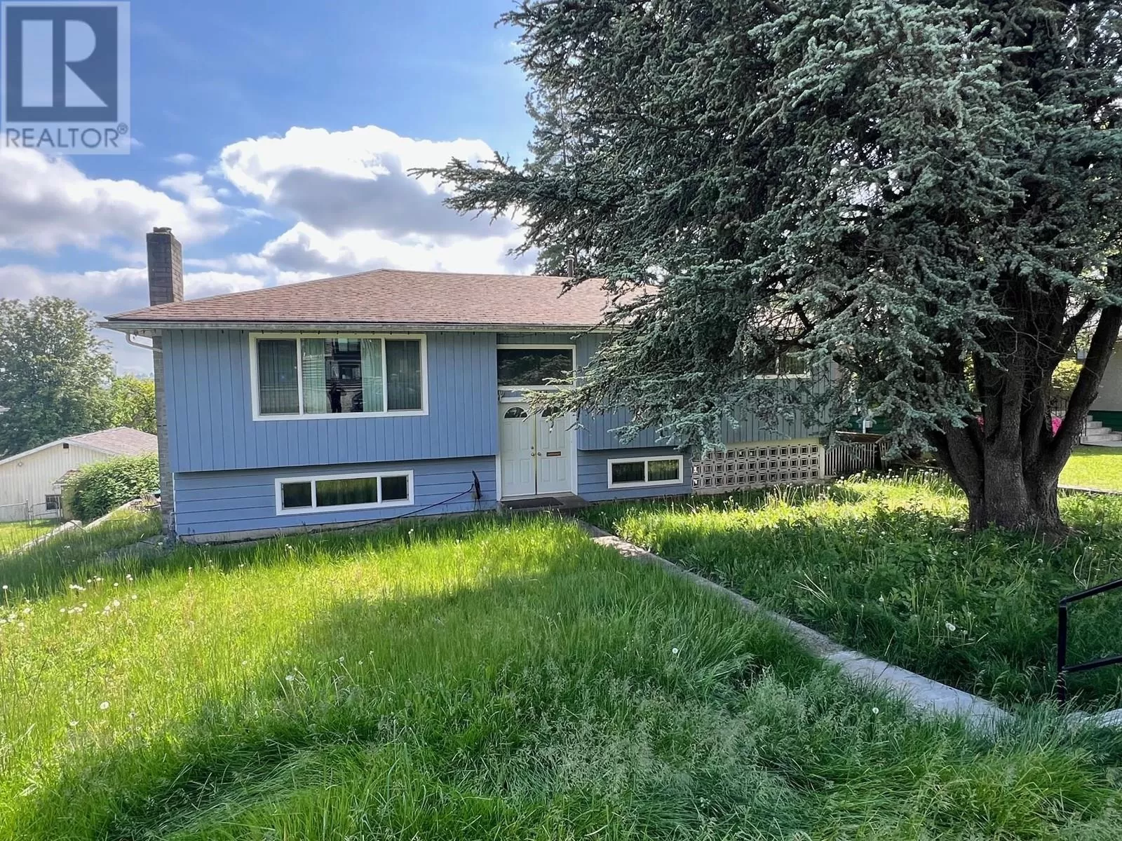 House for rent: 1008 Thomas Avenue, Coquitlam, British Columbia V3K 2K3