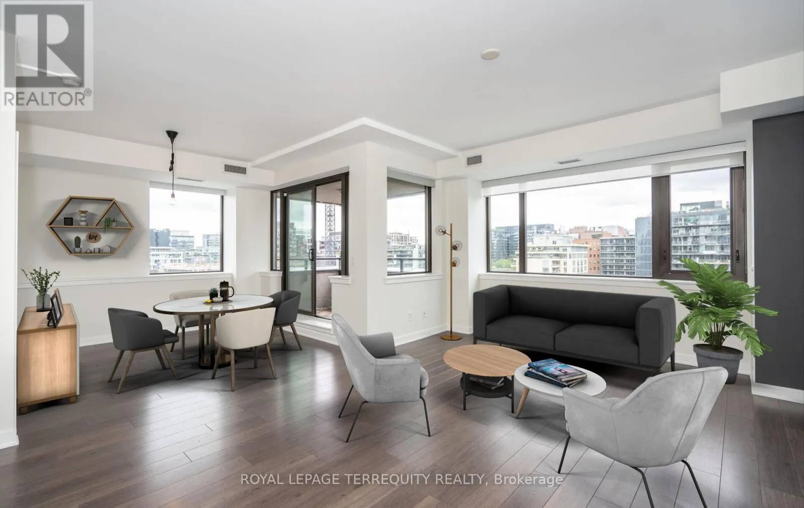 Apartment for rent: 1009 - 400 Wellington Street W, Toronto, Ontario M5V 0B5