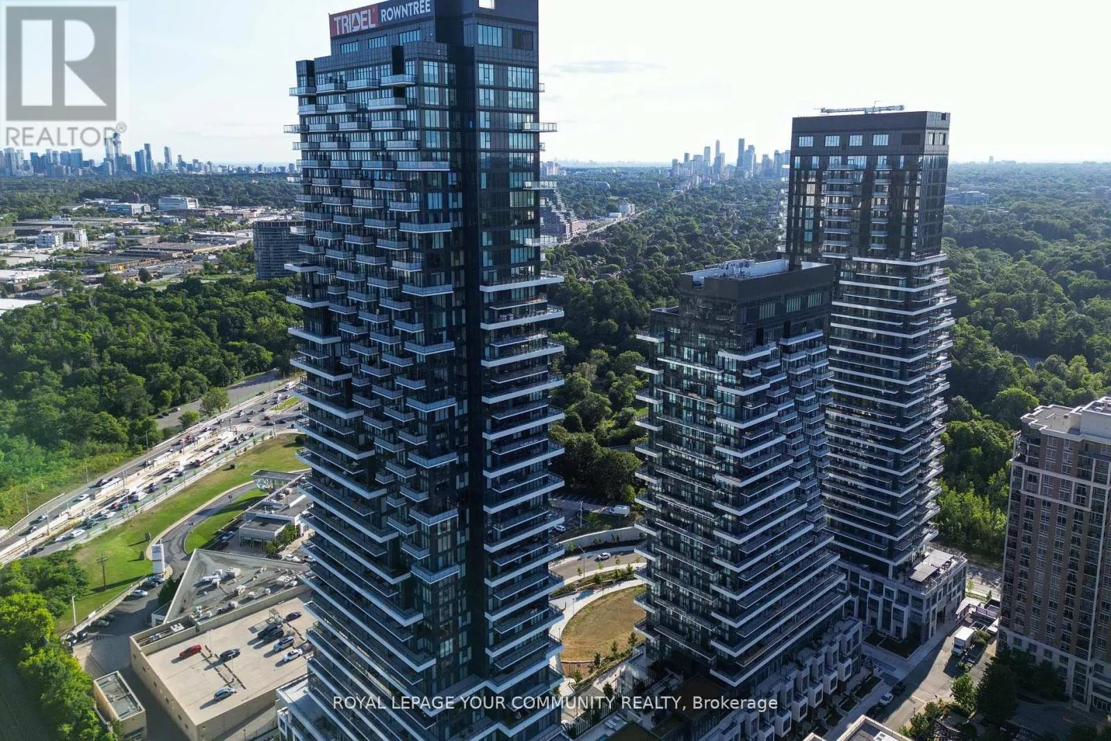 Apartment for rent: 101 - 10 Inn On The Park Drive, Toronto, Ontario M3C 0P9
