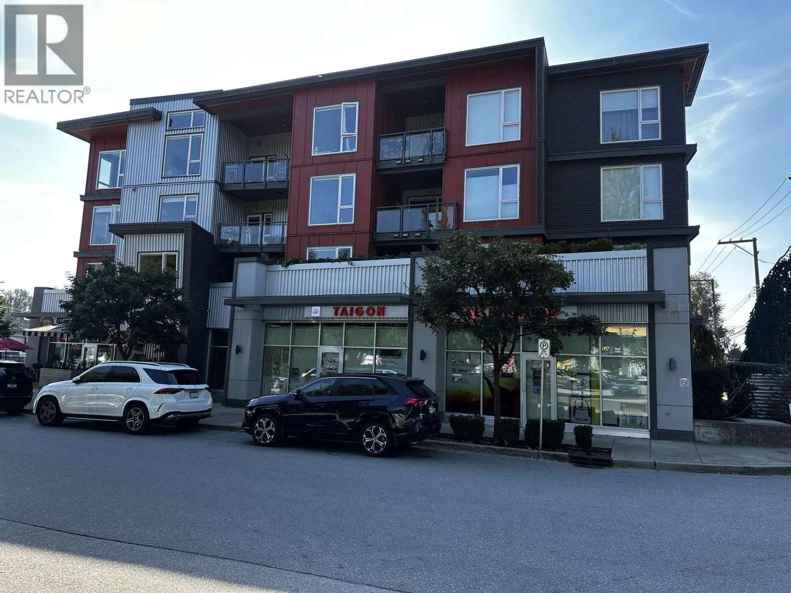 101 & 102 1209 W 16th Street, North Vancouver, British Columbia V7P 1R5