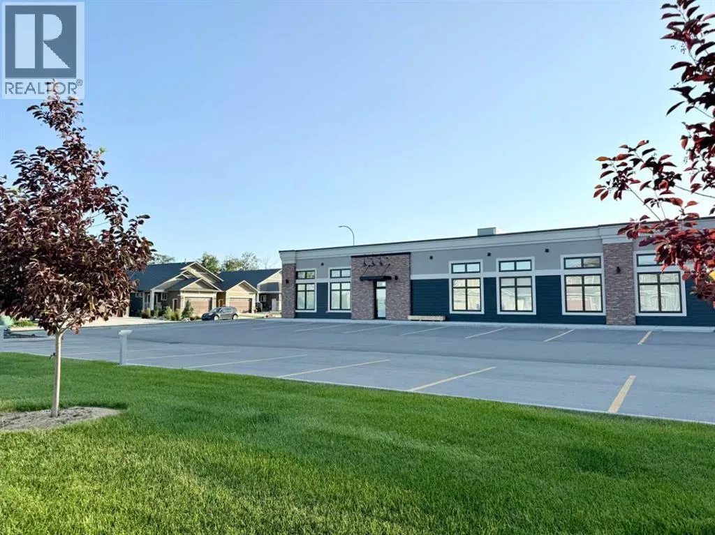 Commercial Mix for rent: 101, 10501 67 Avenue, Grande Prairie, Alberta T8W 0K8