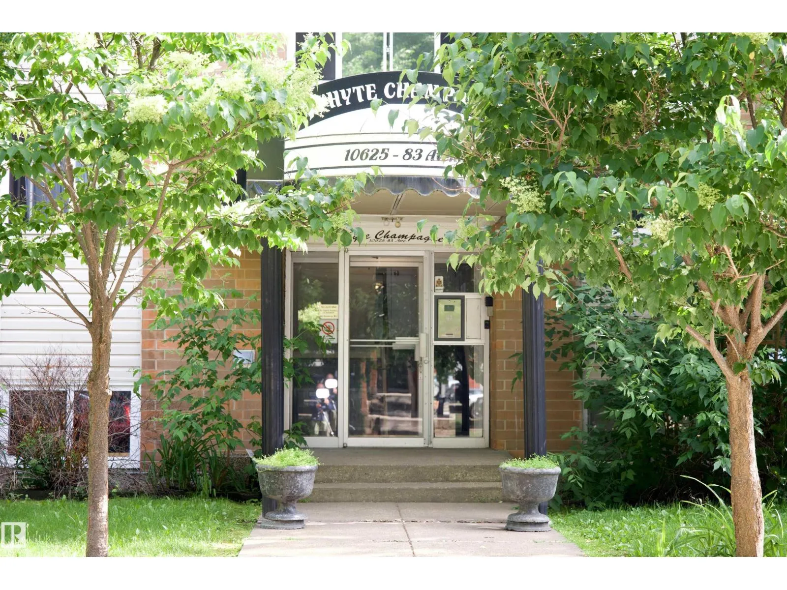 Apartment for rent: #101 10625 83 Av Nw, Edmonton, Alberta T6E 2E3