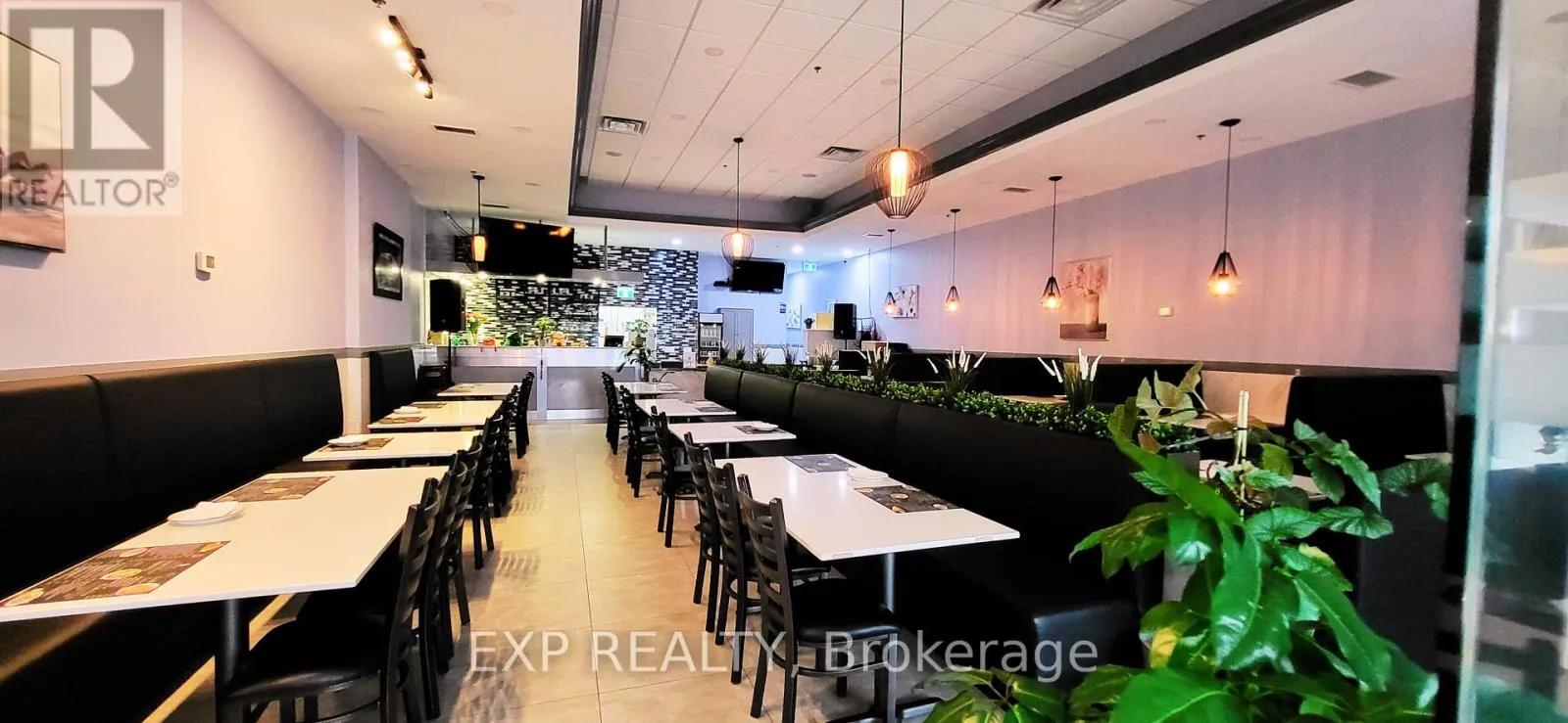 101, 109 - 891 Upper James Street, Hamilton, Ontario L9C 7N1