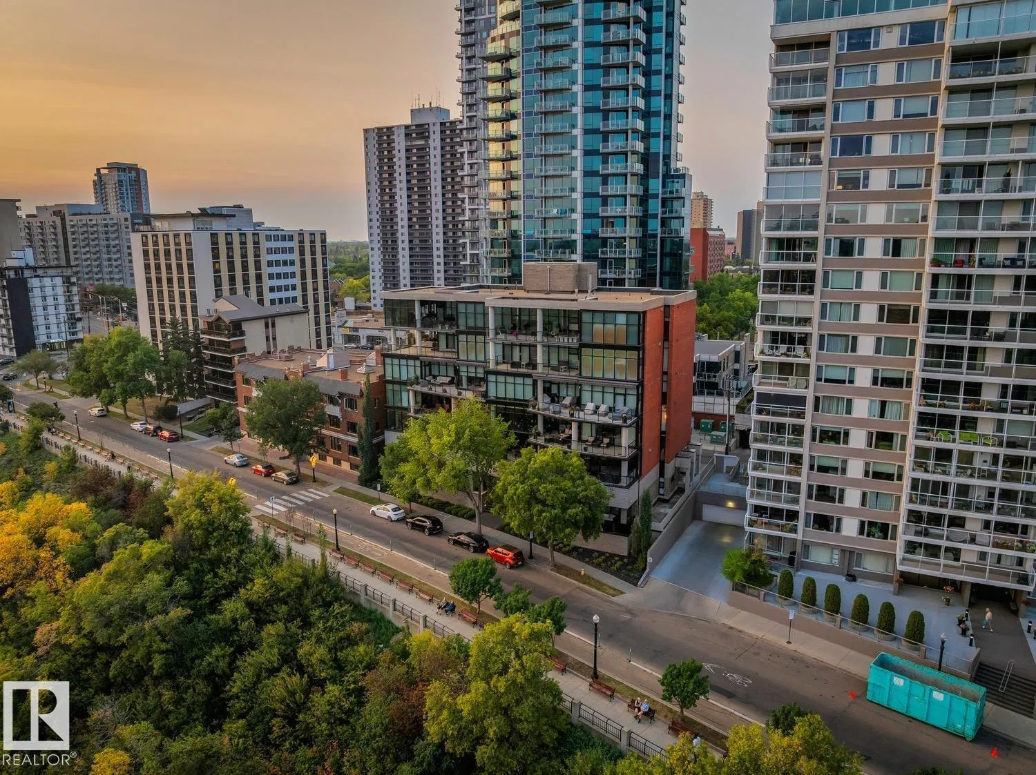 Apartment for rent: #101 11930 100 Av Nw, Edmonton, Alberta T5K 0K5