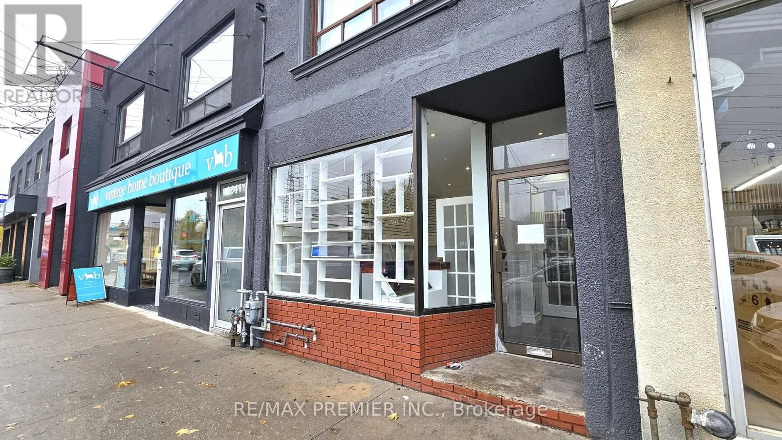 101 - 1643 St Clair Avenue W, Toronto, Ontario M6N 1H7