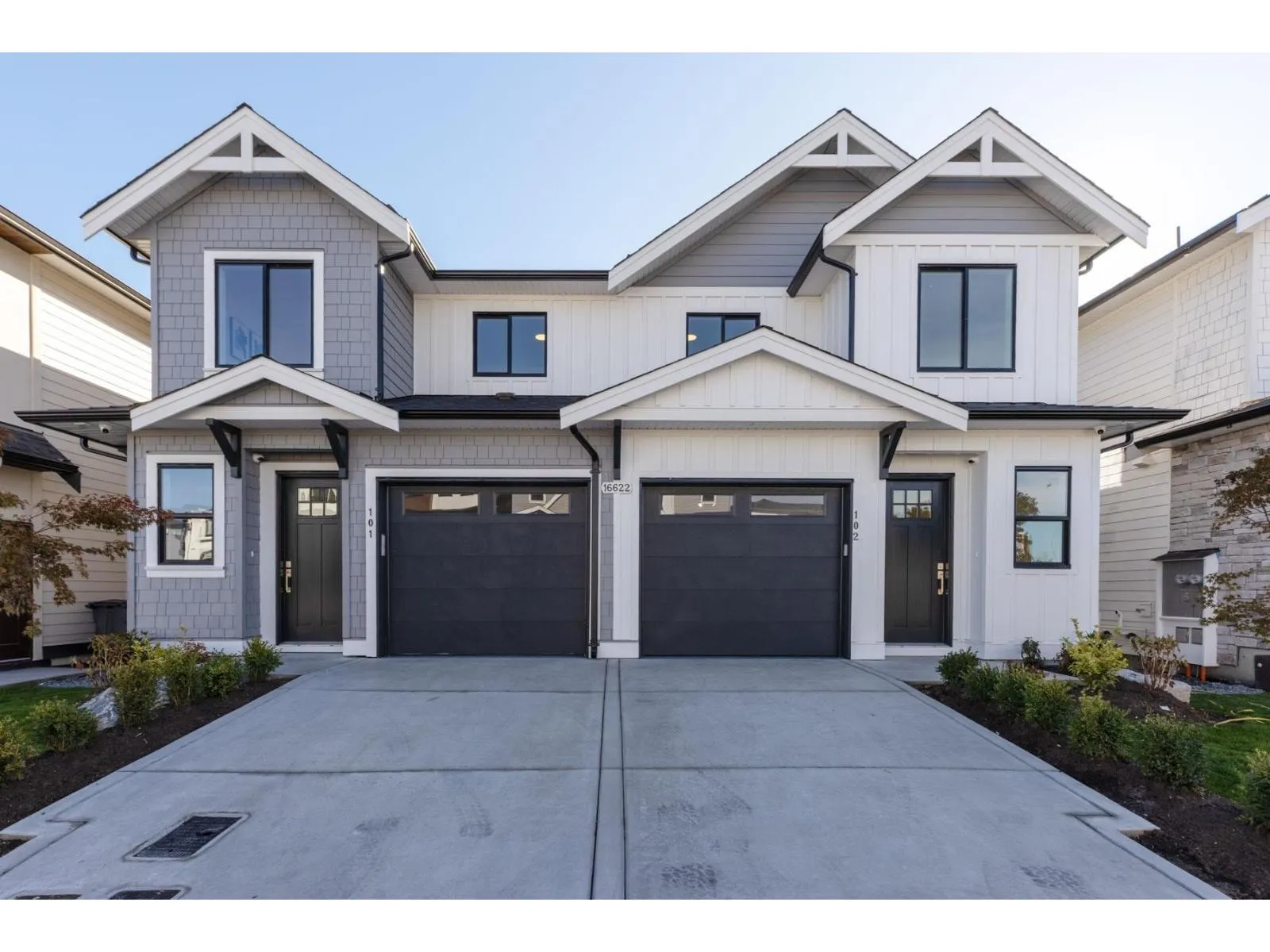 Duplex for rent: 101 16622 18a Avenue, Surrey, British Columbia V3Z 9X5