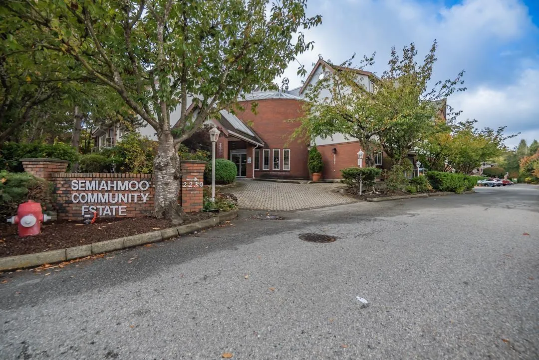 Apartment for rent: 101 2229 152nd Street, Surrey, British Columbia V4A 4P1