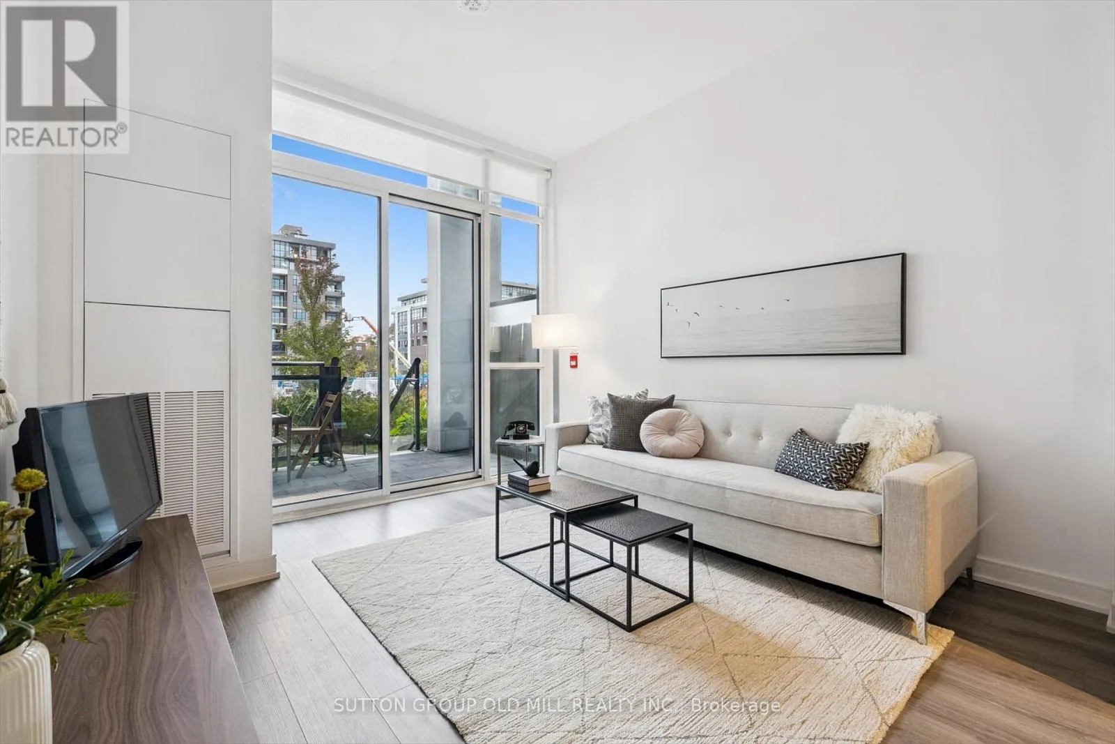 Apartment for rent: 101 - 25 Neighbourhood Lane, Toronto, Ontario M6P 1Z9