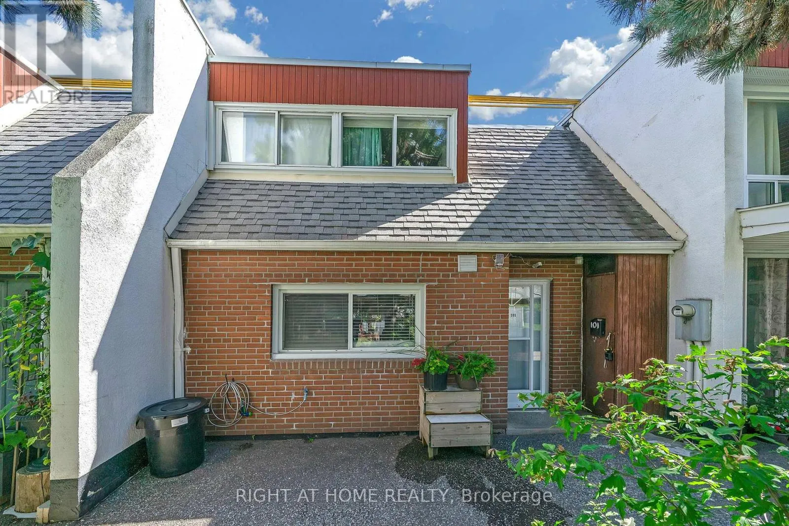 Row / Townhouse for rent: 101 - 2901 Jane Street, Toronto, Ontario M3N 2J8