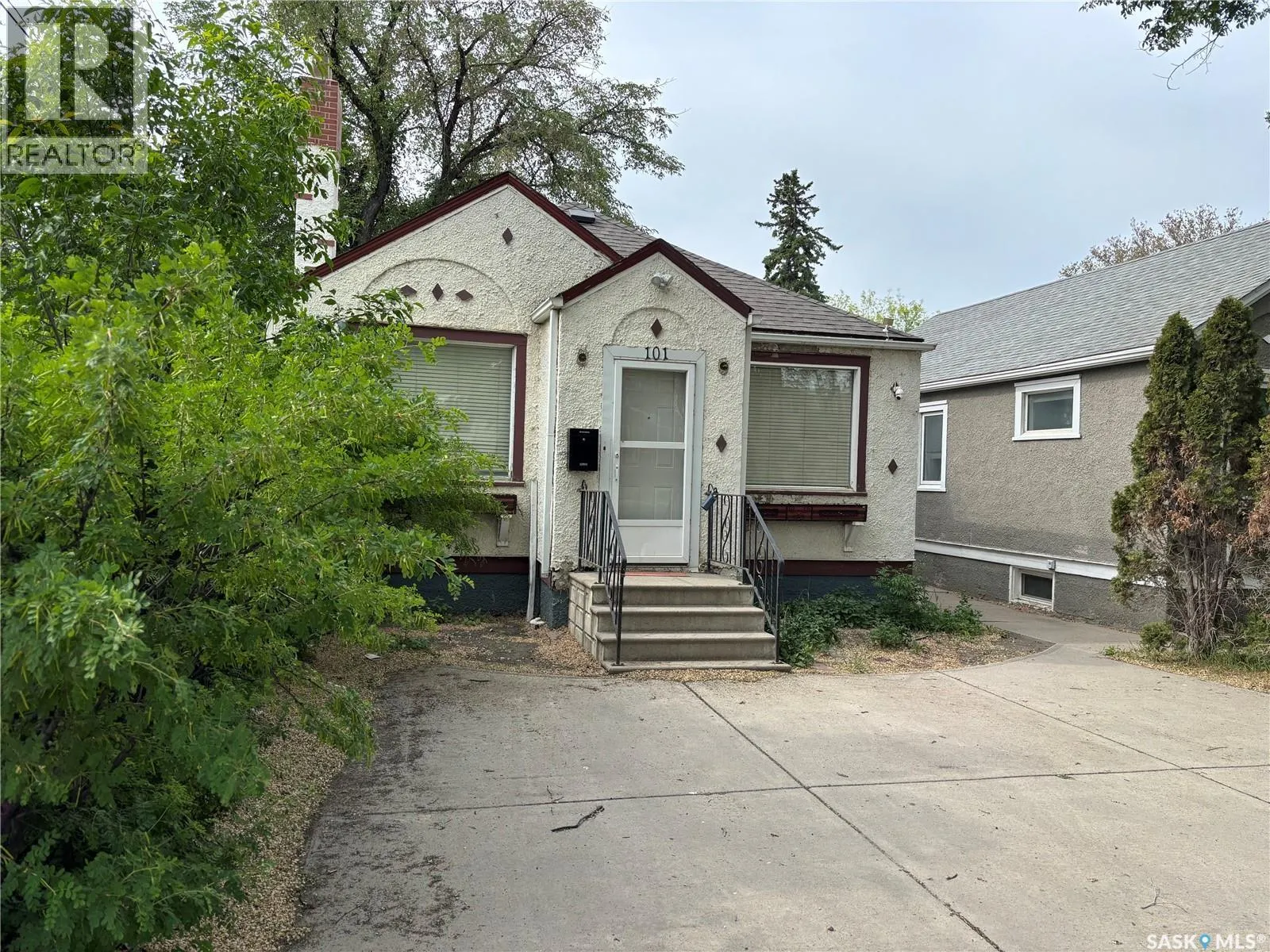 House for rent: 101 32nd Street W, Saskatoon, Saskatchewan S7L 0S2