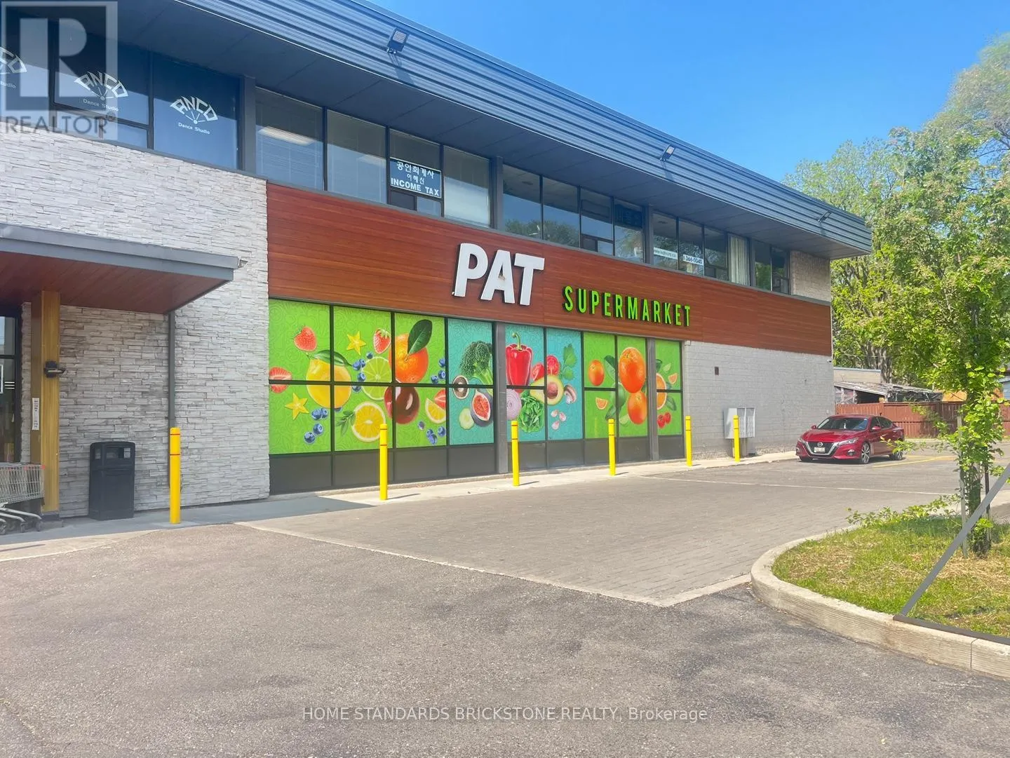 101 - 333 Dundas E, Mississauga, Ontario L5A 1X1