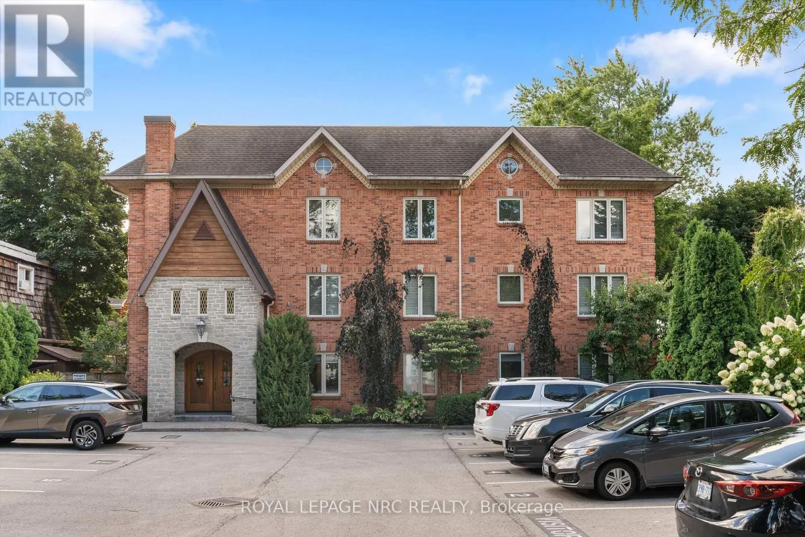 Apartment for rent: 101 - 55 Main Street, St. Catharines, Ontario L2N 4T8