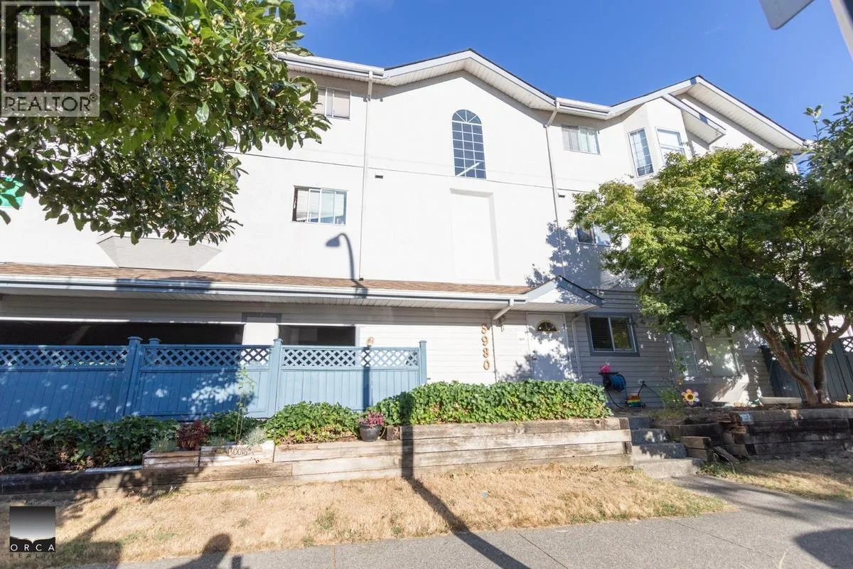 Apartment for rent: 101 5980 Prince Edward Street, Vancouver, British Columbia V5W 4A8