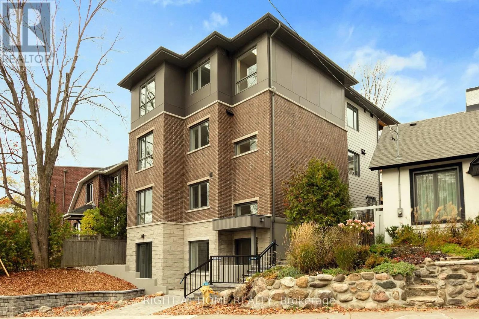 Other for rent: 101 - 63 Acacia Avenue, Ottawa, Ontario K1M 0P5