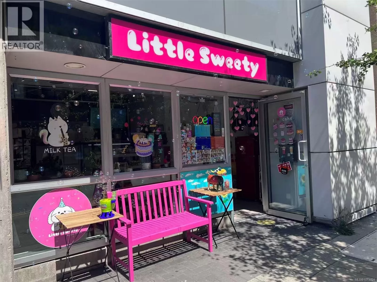 101 732 Broughton St, Victoria, British Columbia V8W 1E1