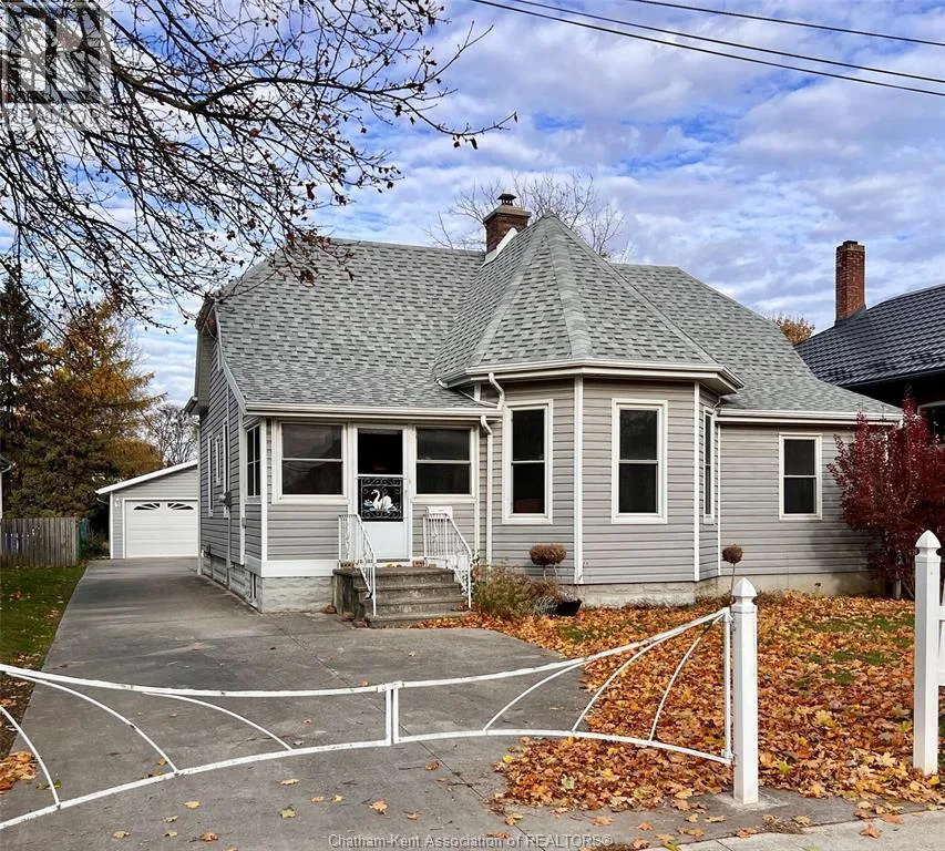 House for rent: 101 Harvey Street, Chatham, Ontario N7M 1M4