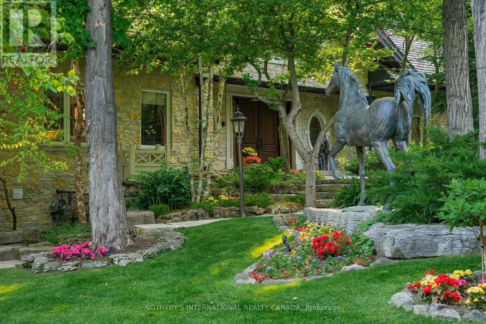 House for rent: 101 Paula Court, Vaughan, Ontario L0J 1C0