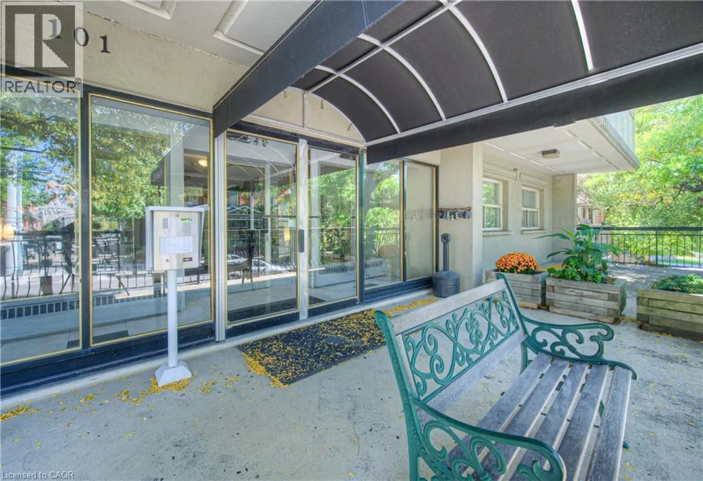 Apartment for rent: 101 Queen Street S Unit# 102, Hamilton, Ontario L8P 3R9