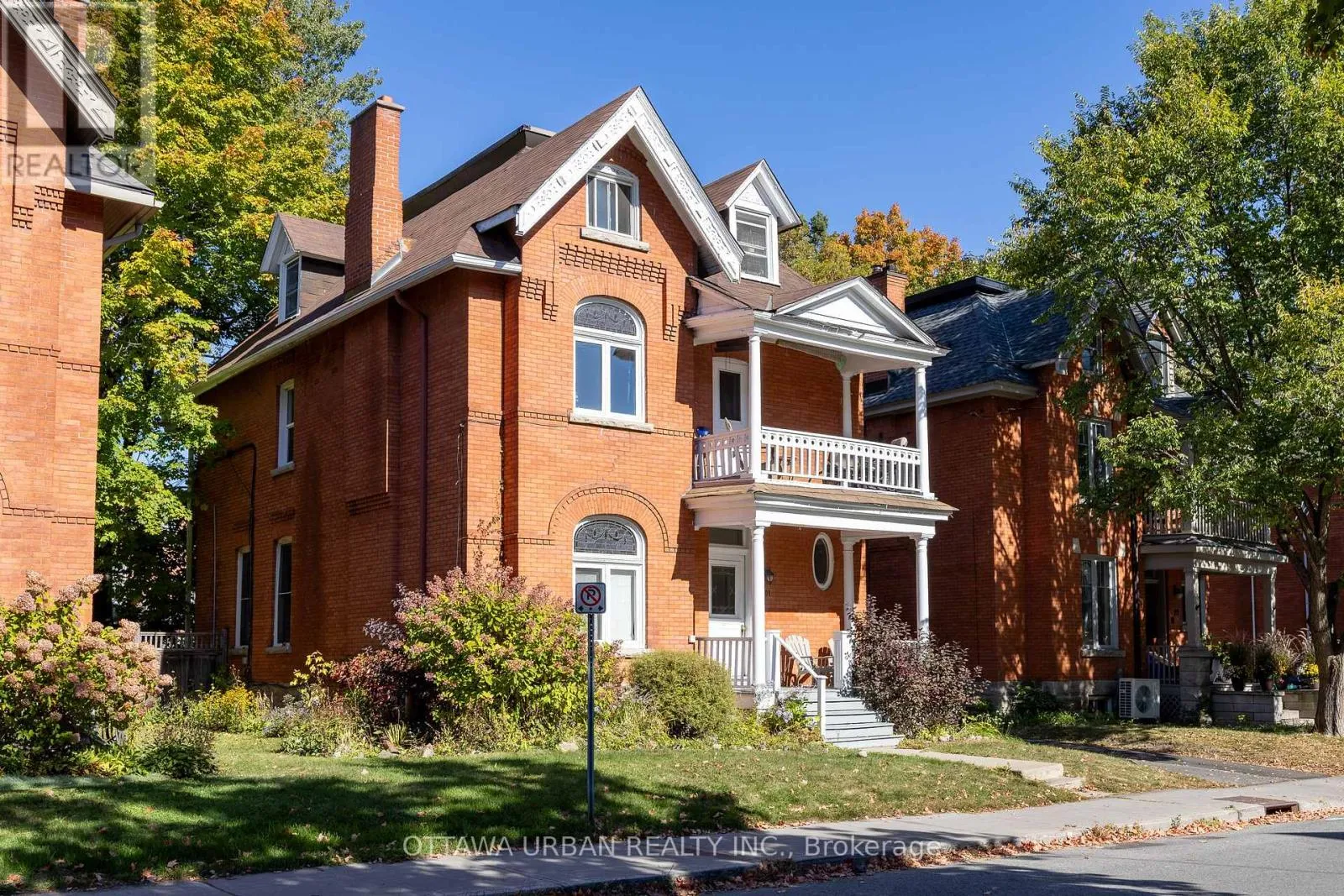 Fourplex for rent: 101 Strathcona Avenue, Ottawa, Ontario K1S 1X5