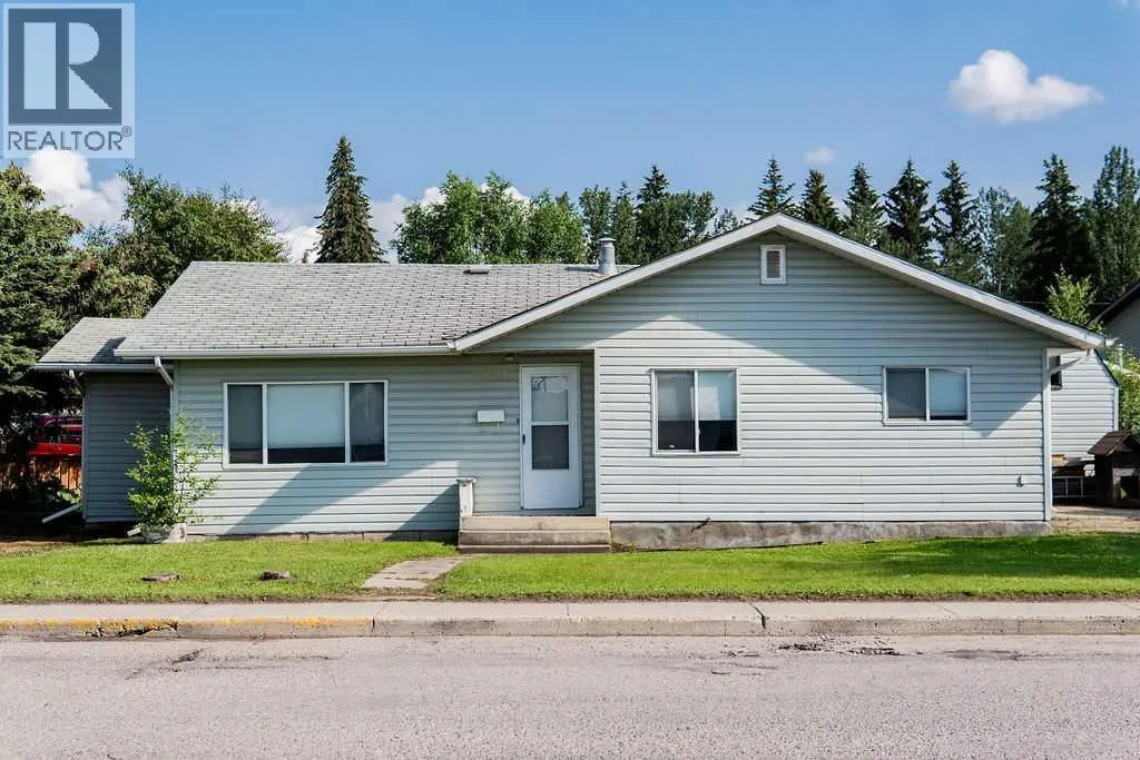 House for rent: 101 Wanyandi Avenue, Hinton, Alberta T7V 1M6
