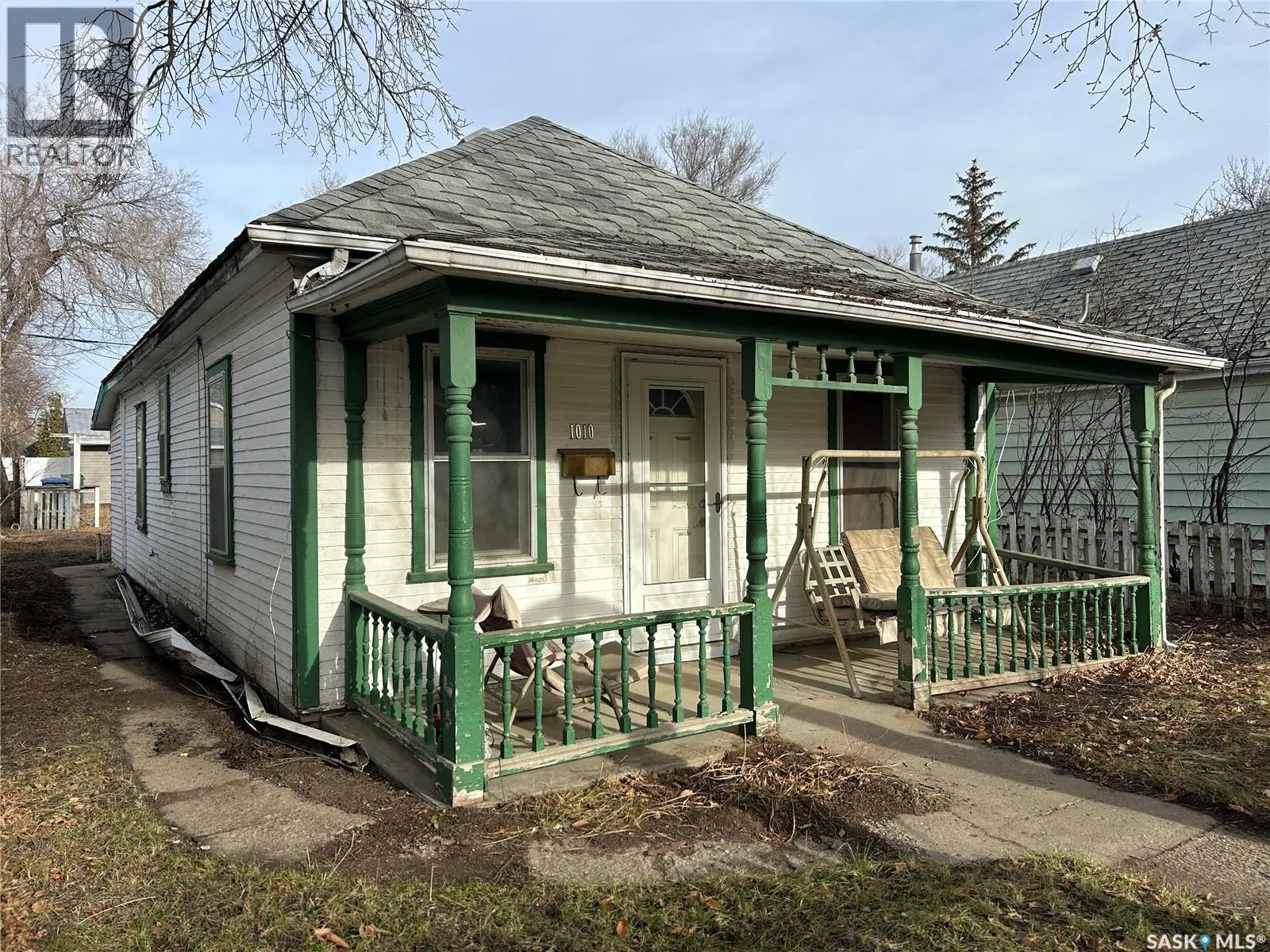 House for rent: 1010 Coteau Street W, Moose Jaw, Saskatchewan S6H 5G4