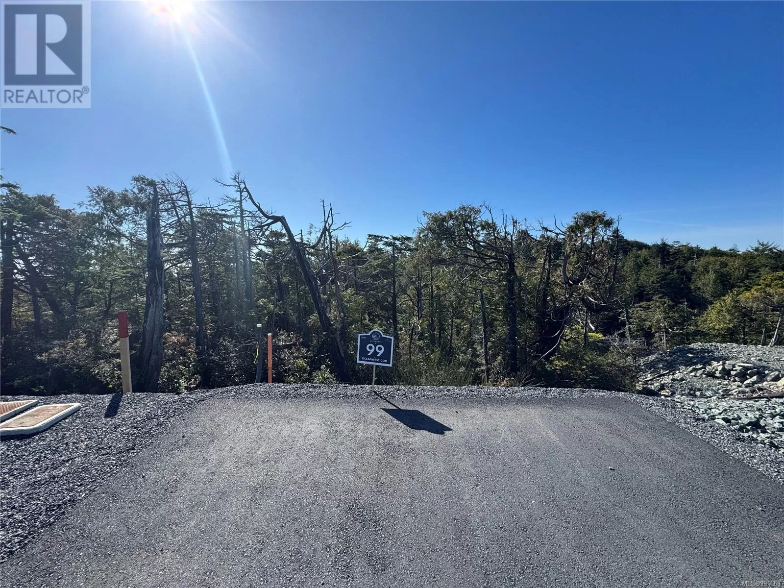 1010 Sitka Cres, Ucluelet, British Columbia V0R 3A0