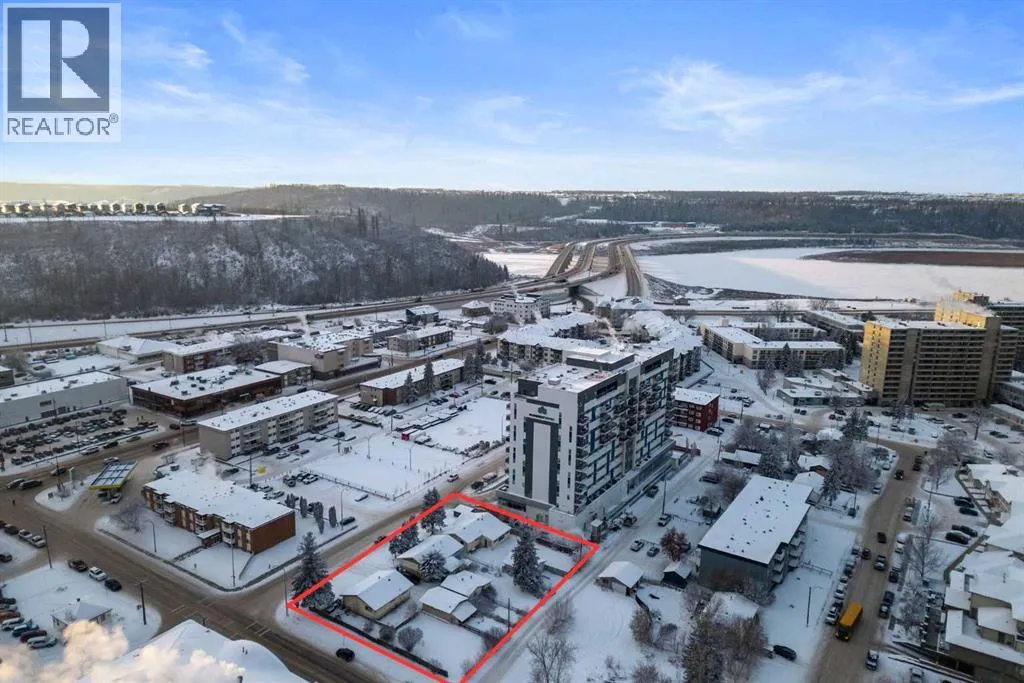 Commercial Mix for rent: 10102, 10104, 10106 Manning Avenue, Fort McMurray, Alberta T9H 2C3