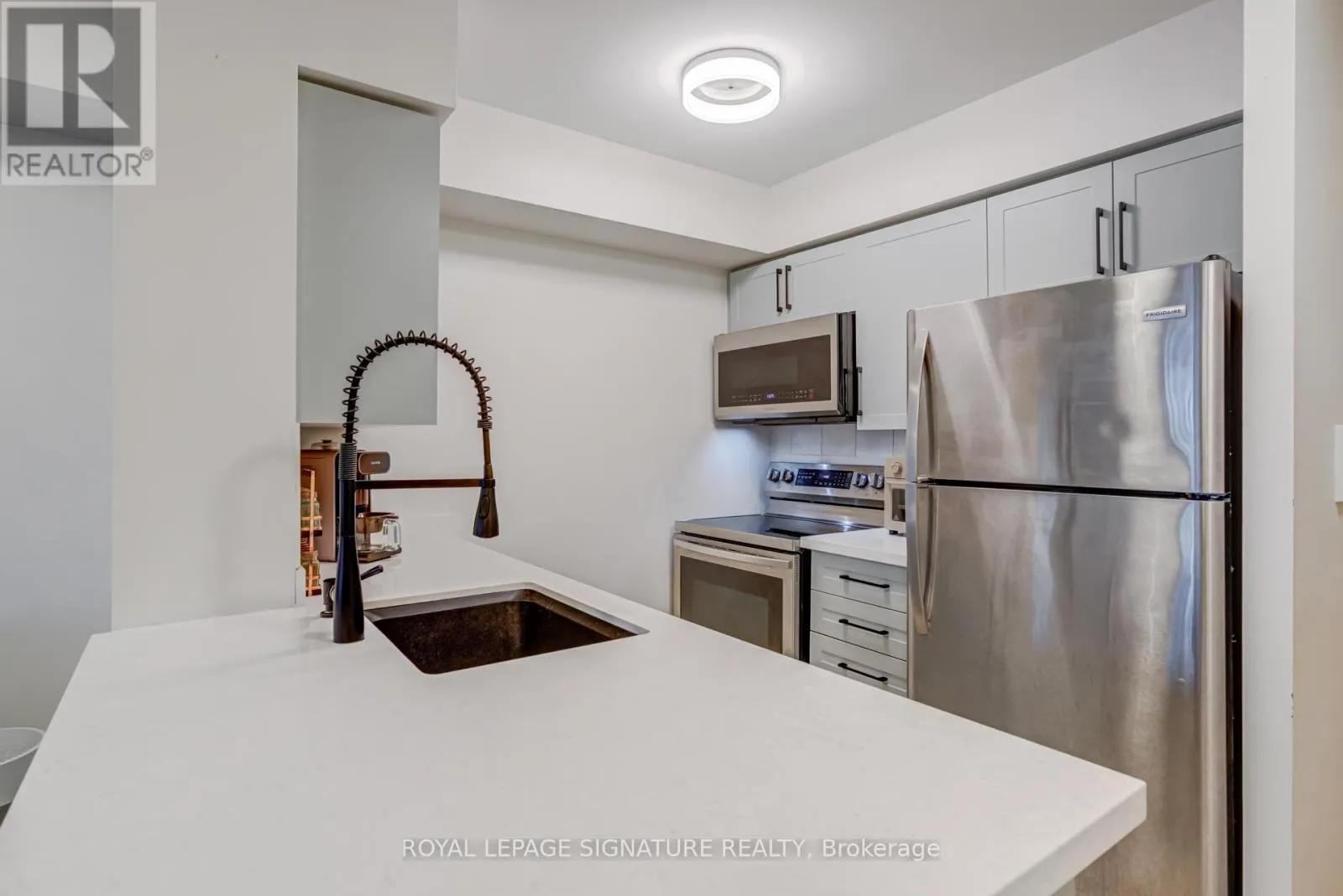 Apartment for rent: 1011 - 4978 Yonge Street, Toronto, Ontario M2N 7G8