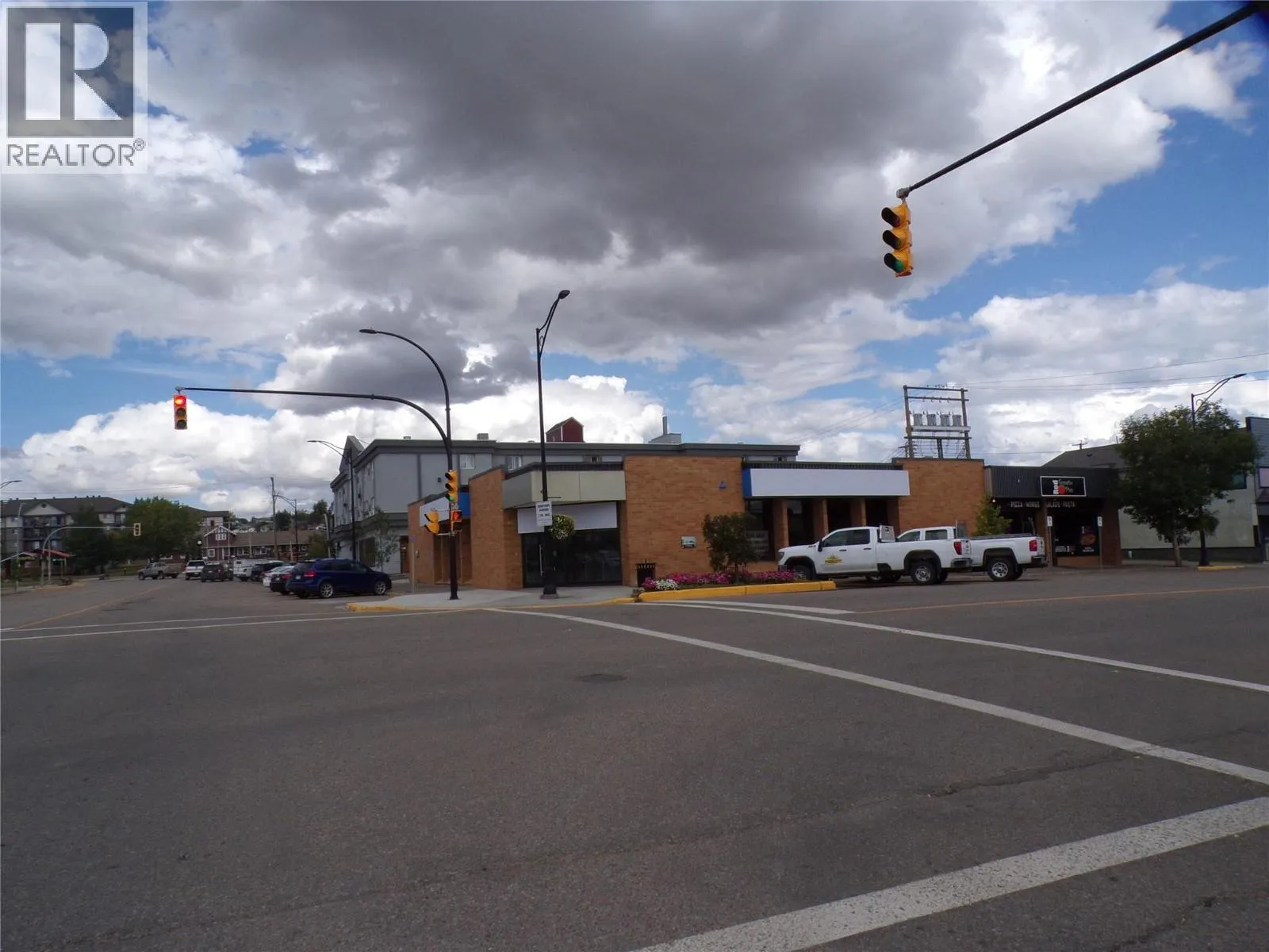Retail for rent: 10124 10 Street, Dawson Creek, British Columbia V1G 3T2