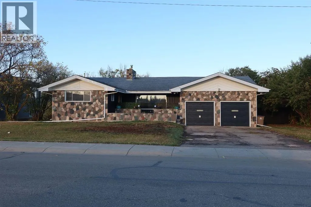 House for rent: 10132 105 Street, Lac La Biche, Alberta T0A 2C0