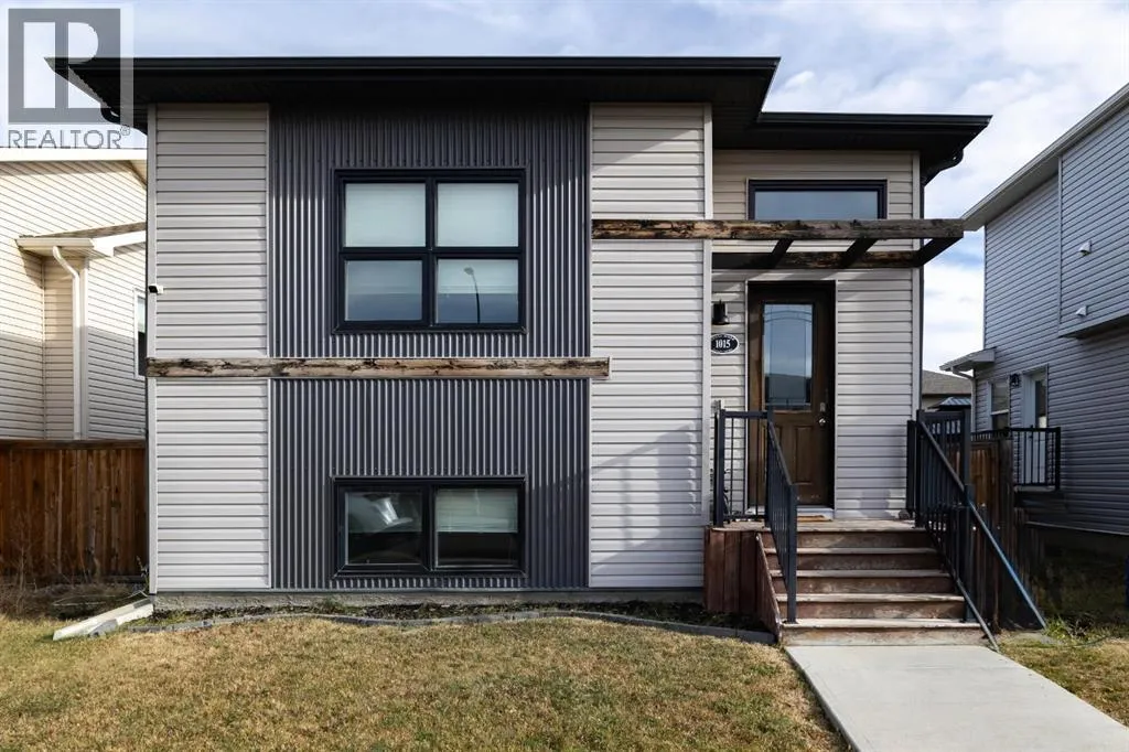 House for rent: 1015 Mt Sundance Manor W, Lethbridge, Alberta T1J 5J9