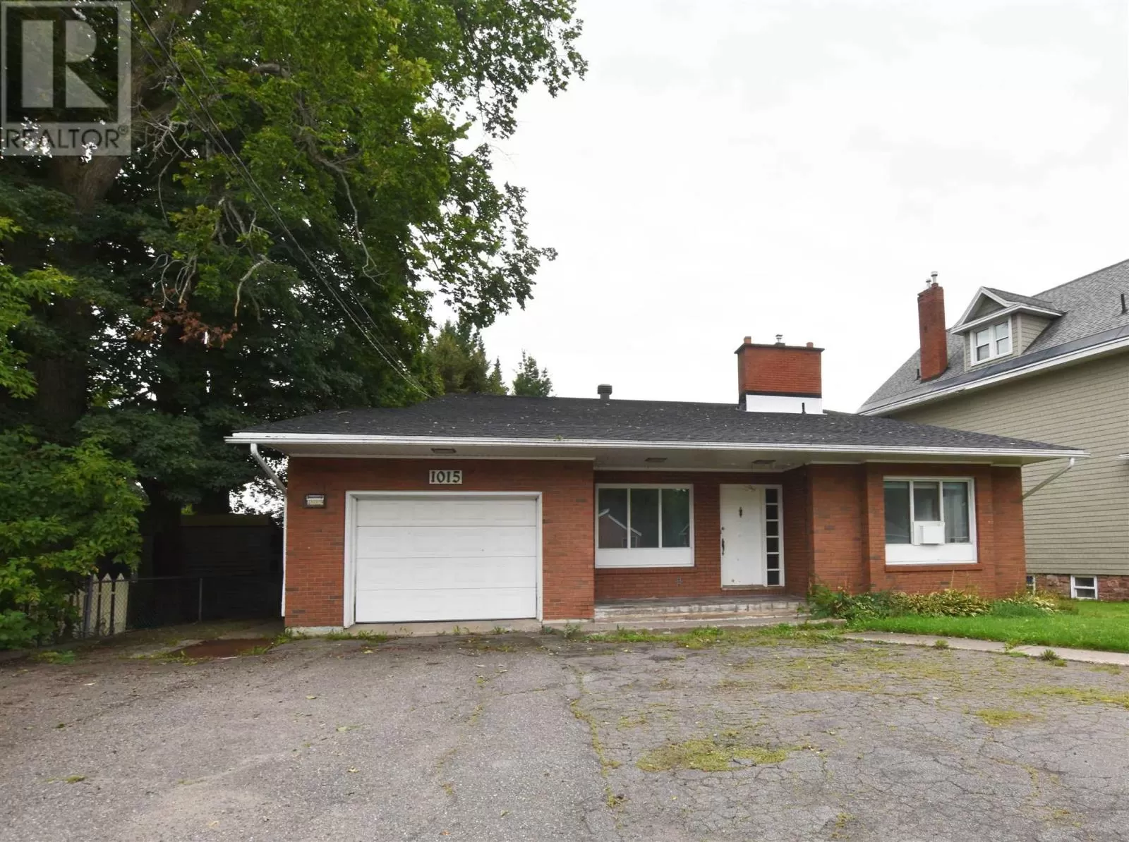 1015 Queen St E, Sault Ste. Marie, Ontario P6A 2C2