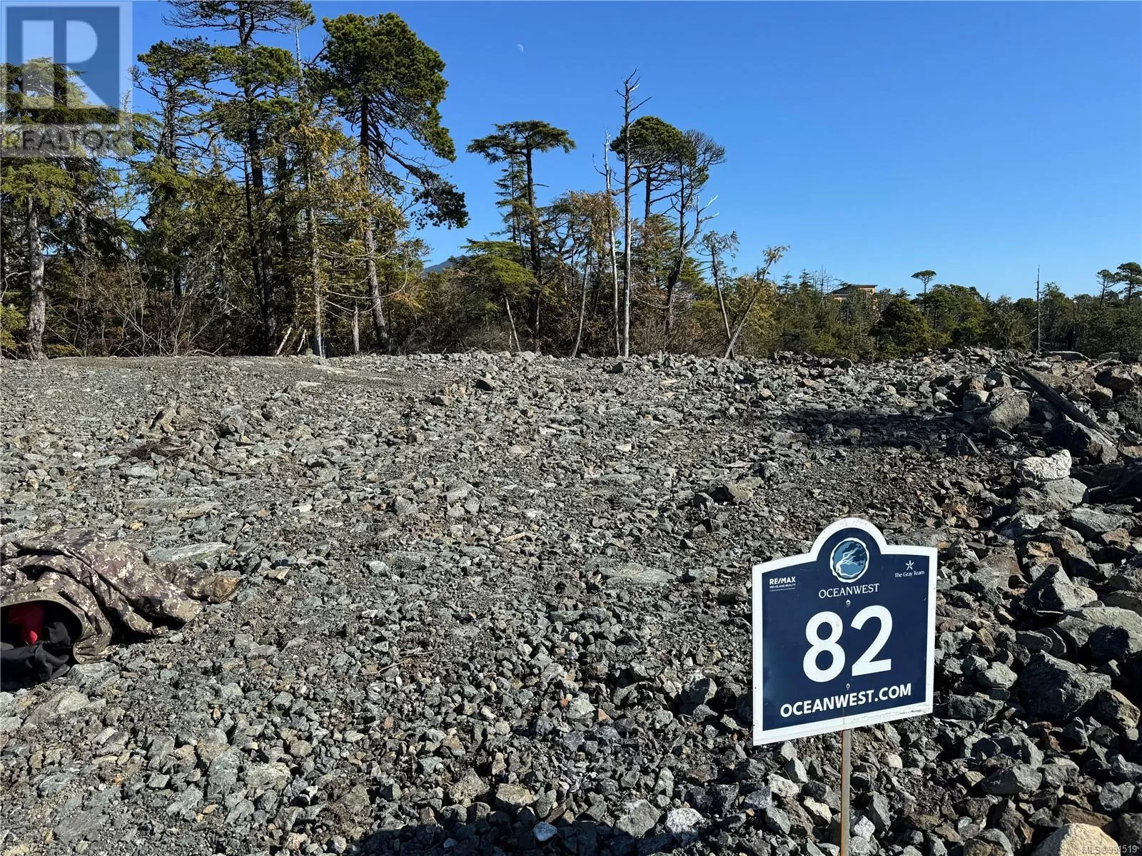 1016 Raven Lane, Ucluelet, British Columbia V0R 3A0