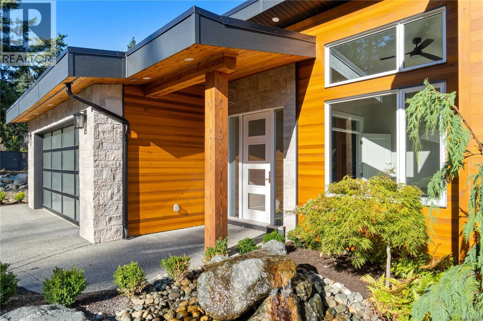 House for rent: 1017 Coral Pl, French Creek, British Columbia V9P 2E1