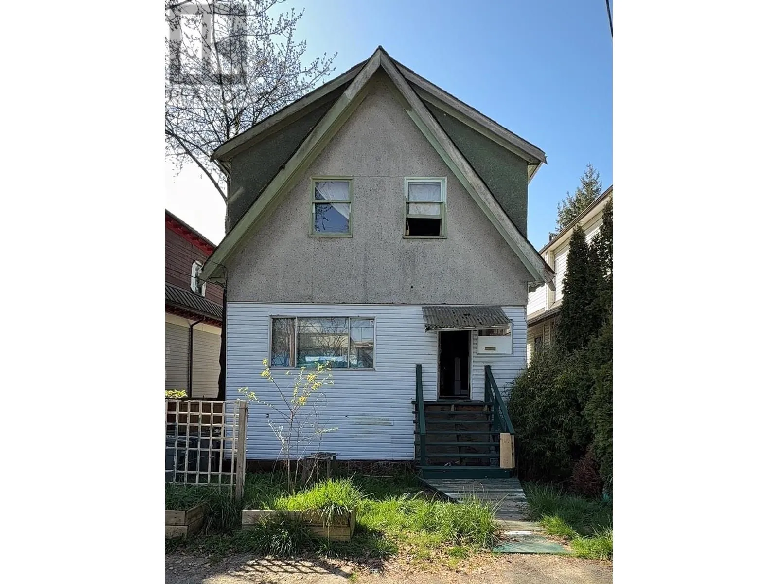 House for rent: 1017 Mclean Drive, Vancouver, British Columbia V5L 3N2