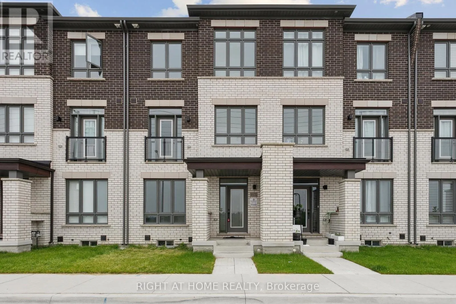 Row / Townhouse for rent: 10173 Huntington Road, Vaughan, Ontario L4H 5J5