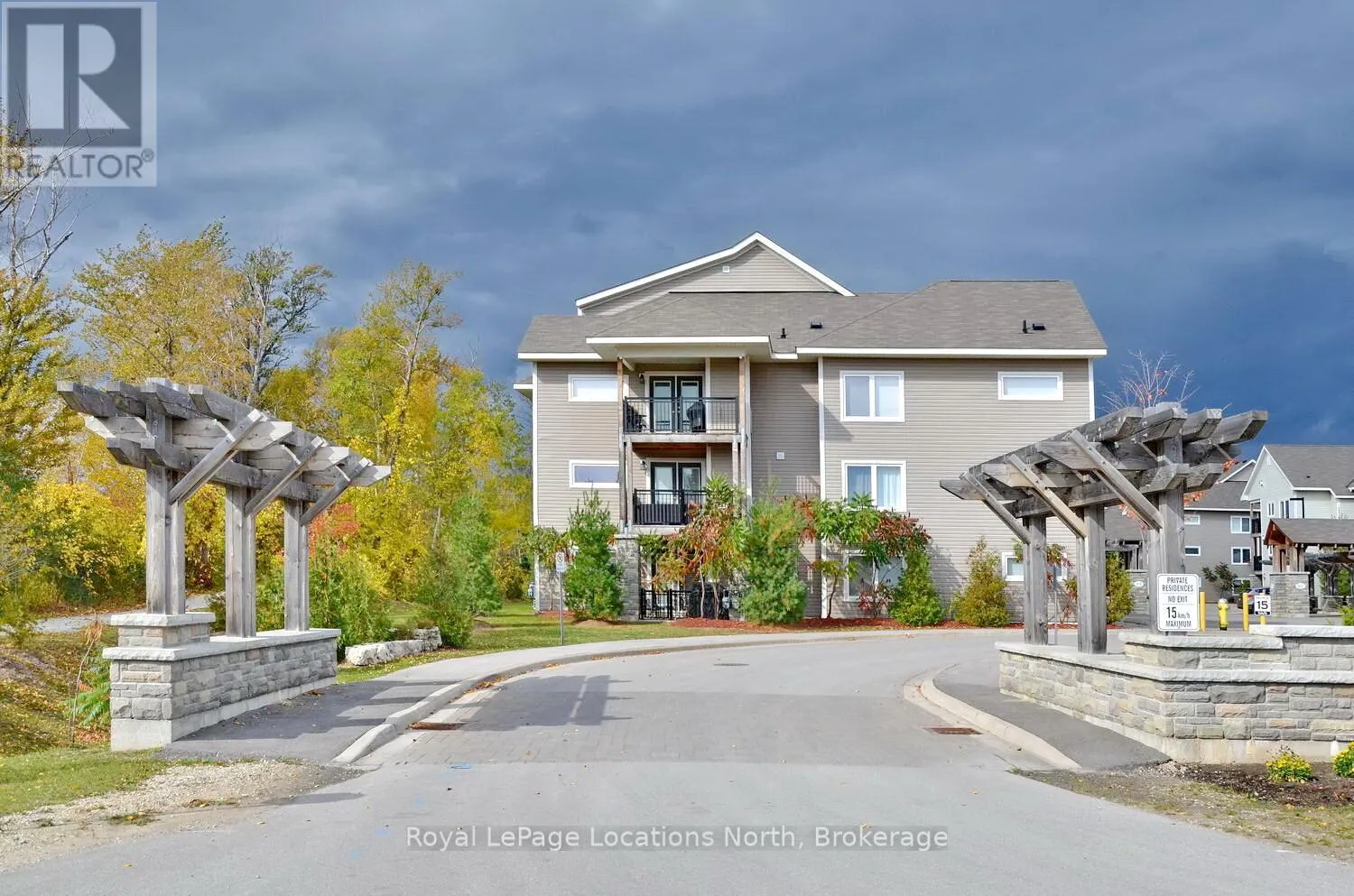 Apartment for rent: 102 - 1 Brandy Lane Drive, Collingwood, Ontario L9Y 0X4