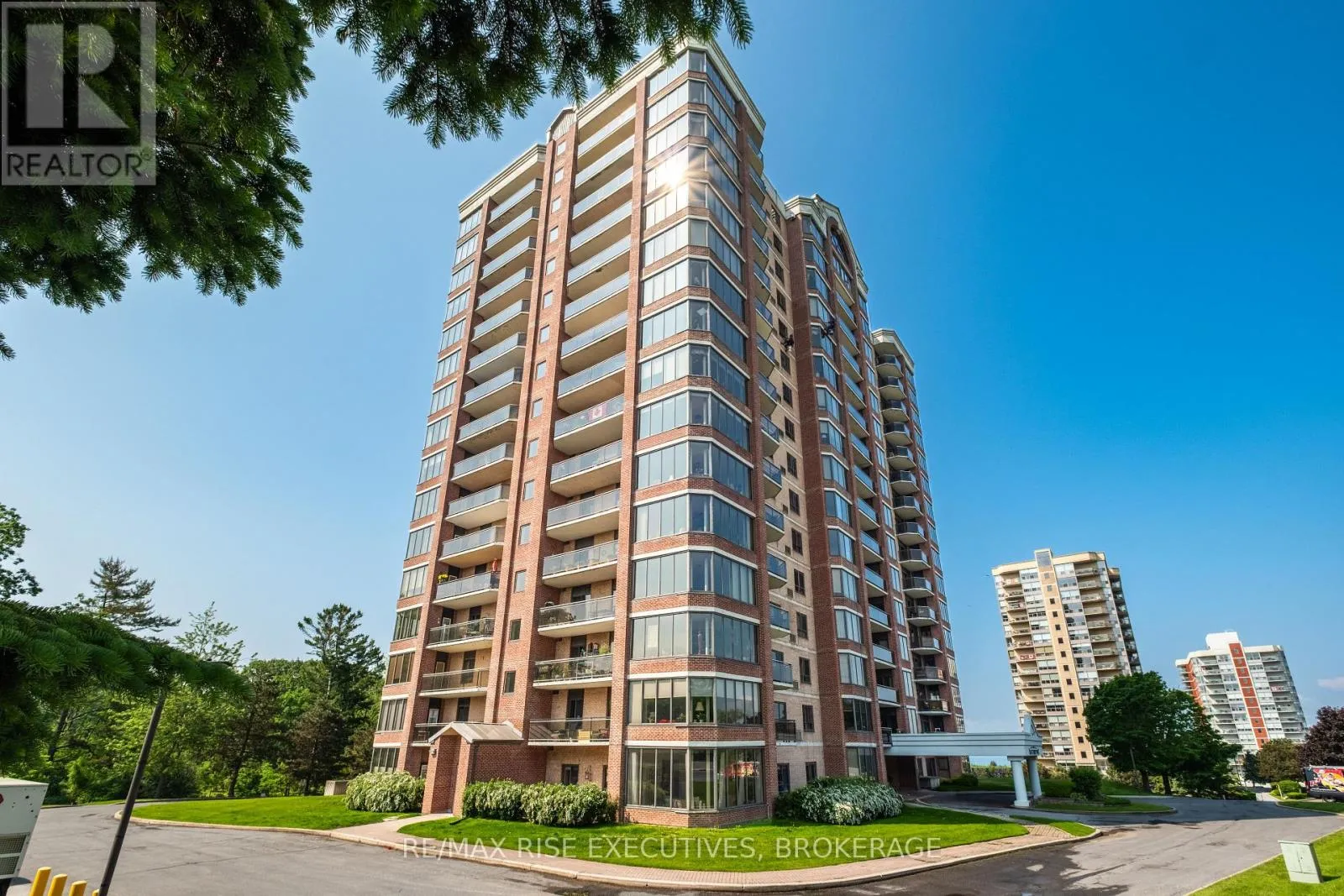 Apartment for rent: 102 - 1000 King Street W, Kingston, Ontario K7M 8H3