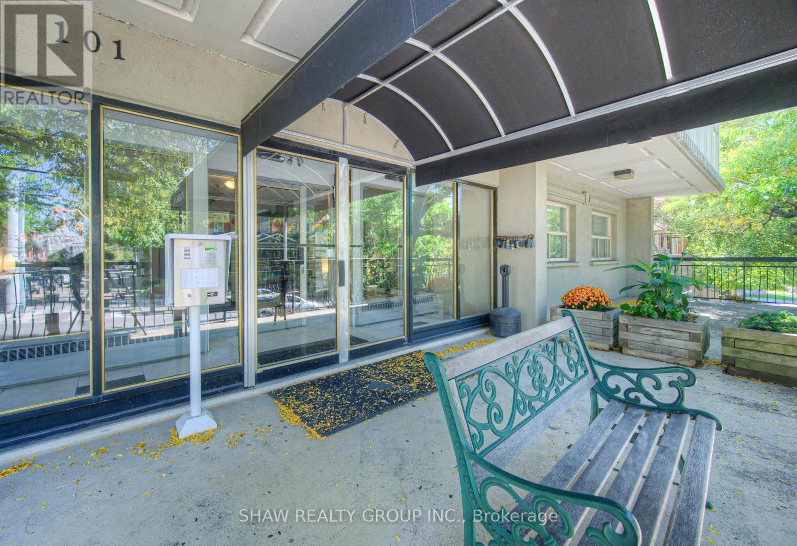 Apartment for rent: 102 - 101 Queen Street S, Hamilton, Ontario L8P 3R9