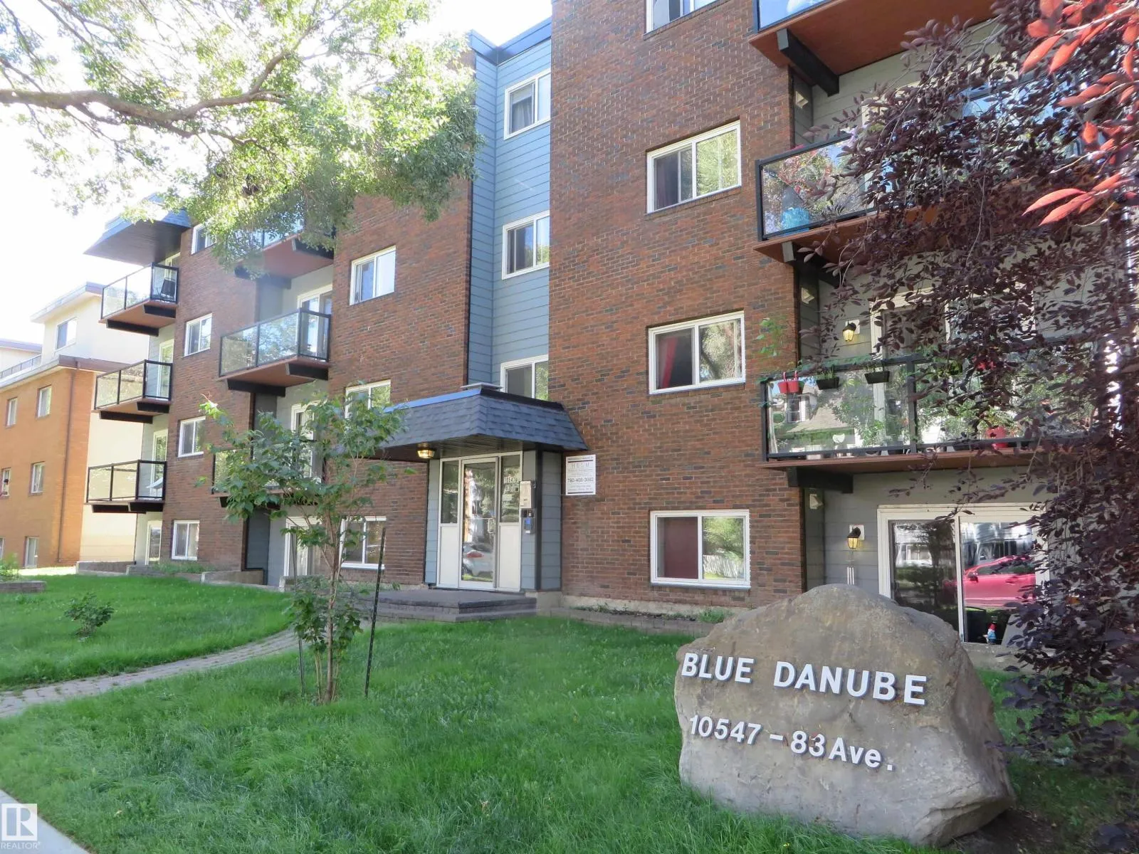 Apartment for rent: #102 10547 83 Av Nw, Edmonton, Alberta T6E 2E1