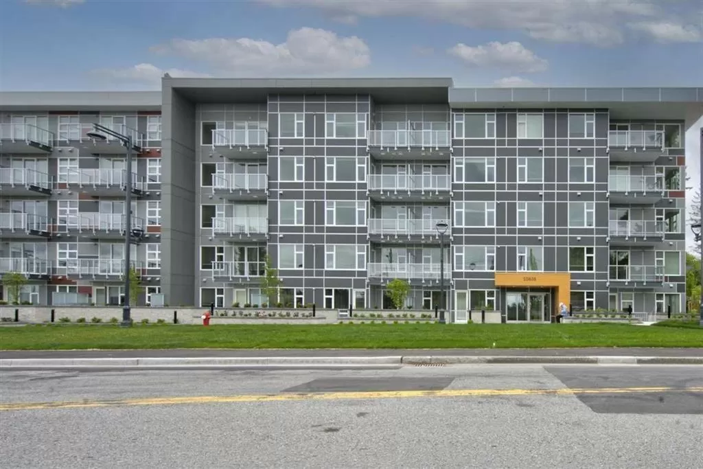 Apartment for rent: 102 10838 Whalley Boulevard, Surrey, British Columbia V3R 0G8