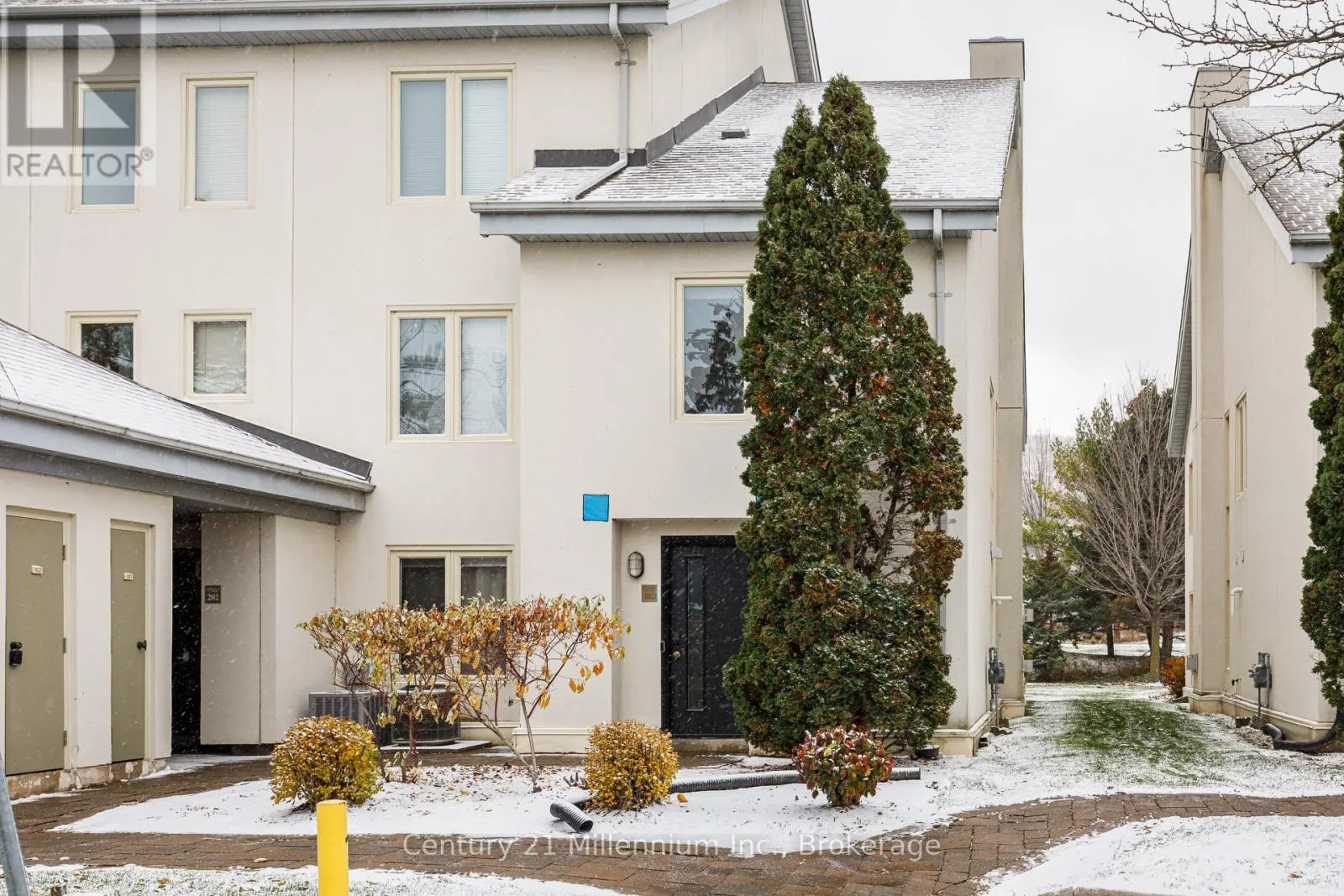 Row / Townhouse for rent: 102 - 110 Fairway Court, Blue Mountains, Ontario L9Y 0P8