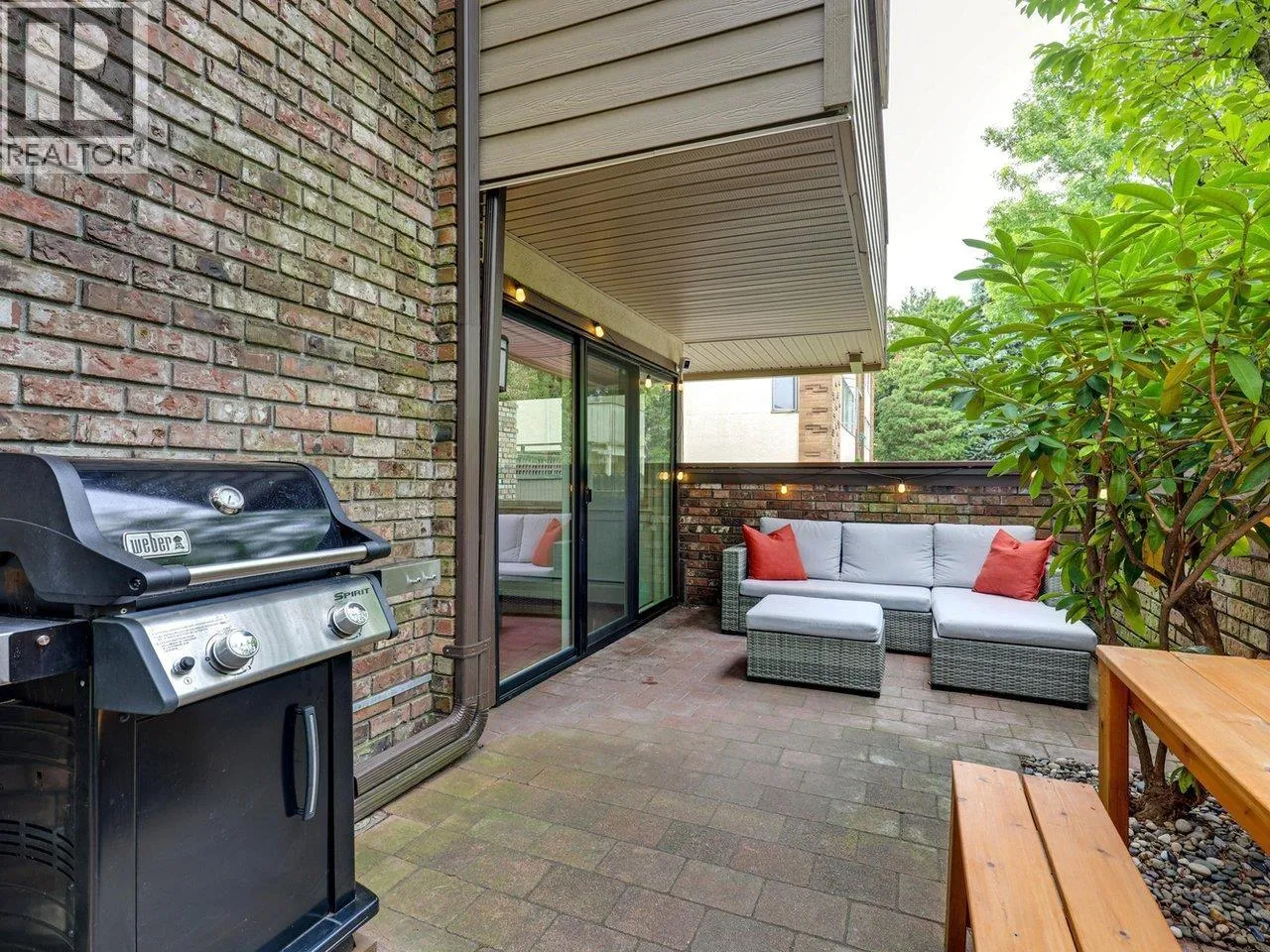 Apartment for rent: 102 1266 W 13th Avenue, Vancouver, British Columbia V6H 1N6