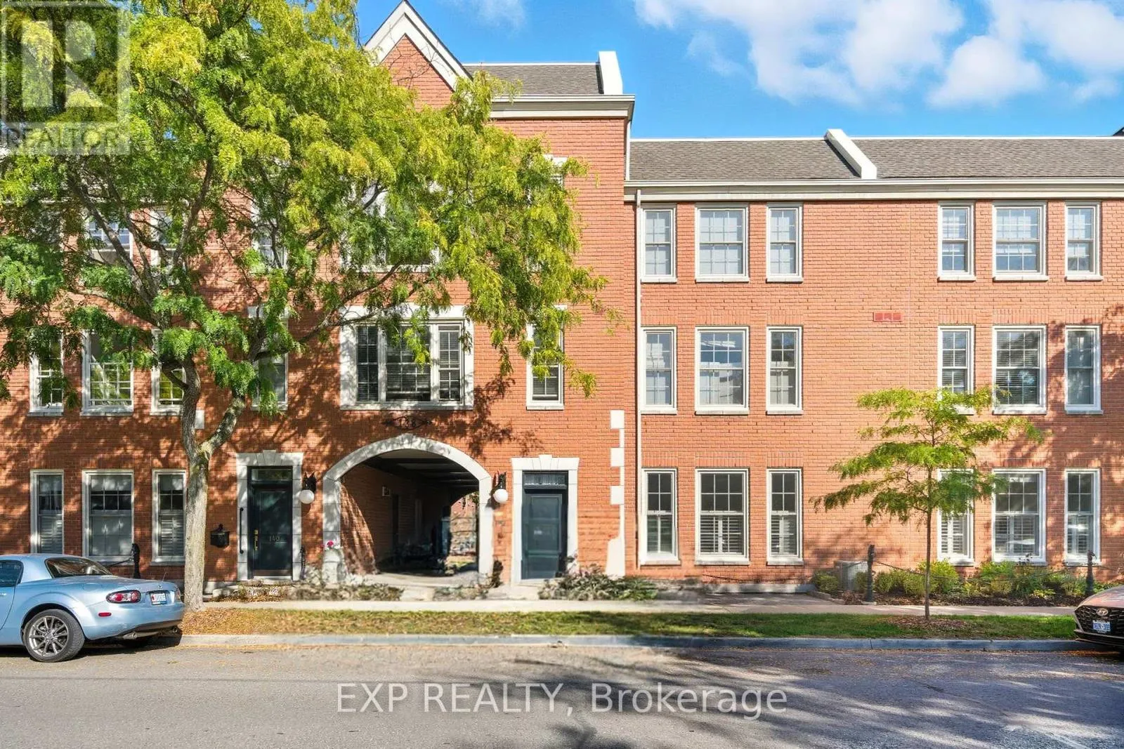 Apartment for rent: 102 - 136 Hibernia Street, Cobourg, Ontario K9A 3J8