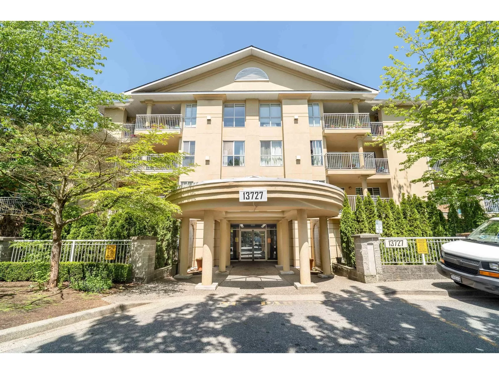 Apartment for rent: 102 13727 74 Avenue, Surrey, British Columbia V3W 0M7